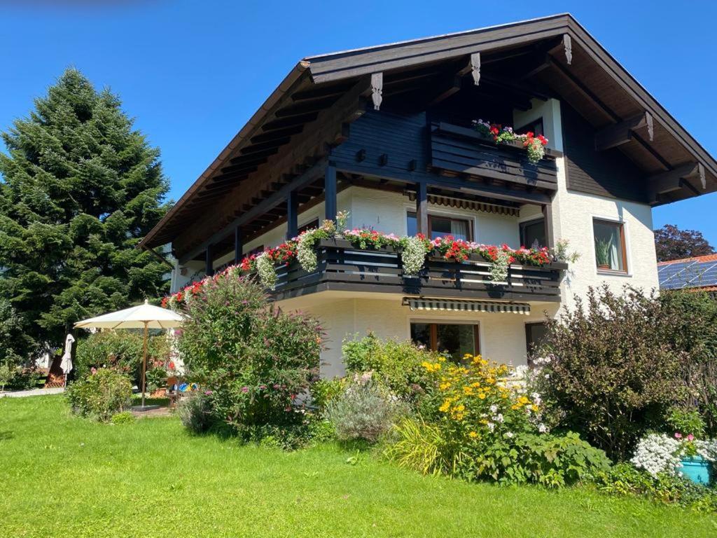 Charmantes Garten-Apartment: Erholung Im Chiemgau 安特沃森 外观 照片
